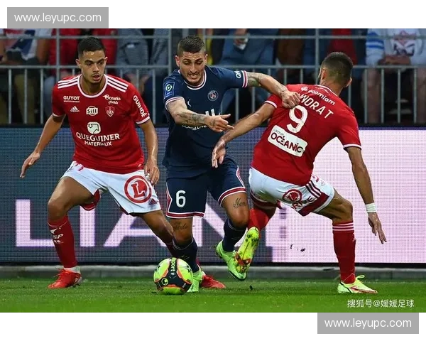 雷恩客场力克摩纳哥，三中卫体系破解对手攻势